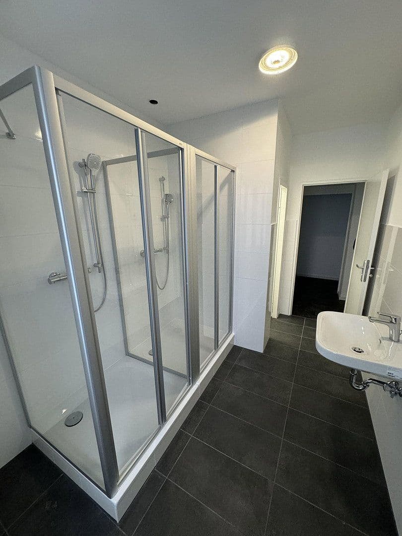 Prenájom nebytového priestoru 400 m², Johannisthaler Chaussee 431, Berlin, Berlín Prenájom nebytového priestoru 400 m², Johannisthaler Chaussee 431, Berlin, Berlín