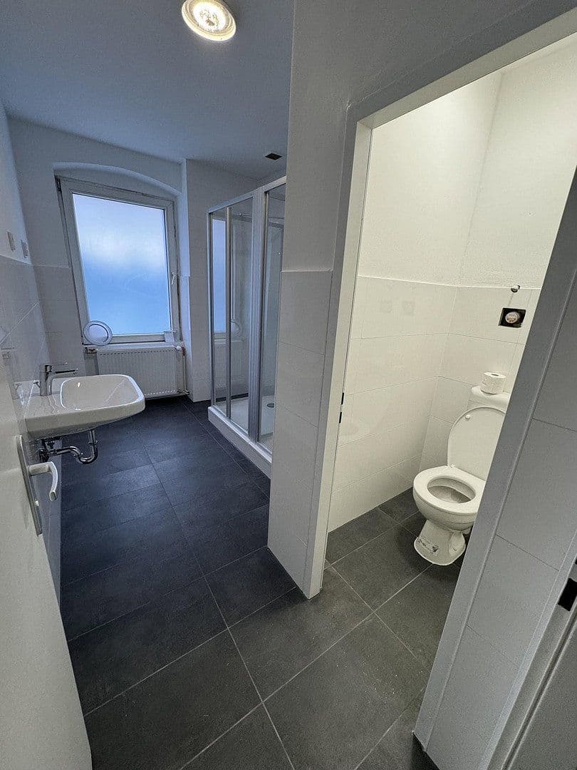 Prenájom nebytového priestoru 400 m², Johannisthaler Chaussee 431, Berlin, Berlín Prenájom nebytového priestoru 400 m², Johannisthaler Chaussee 431, Berlin, Berlín