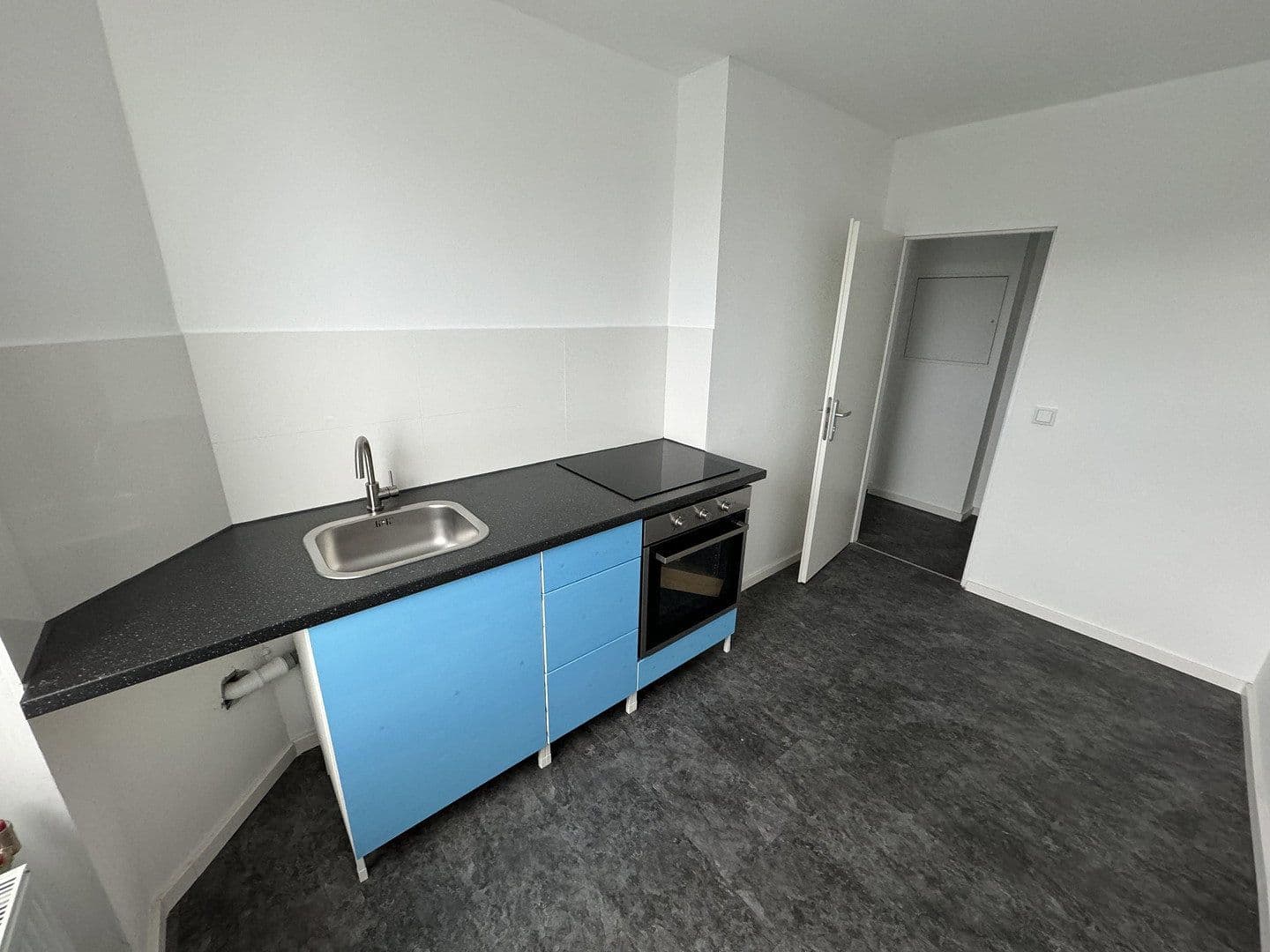 Prenájom nebytového priestoru 400 m², Johannisthaler Chaussee 431, Berlin, Berlín Prenájom nebytového priestoru 400 m², Johannisthaler Chaussee 431, Berlin, Berlín