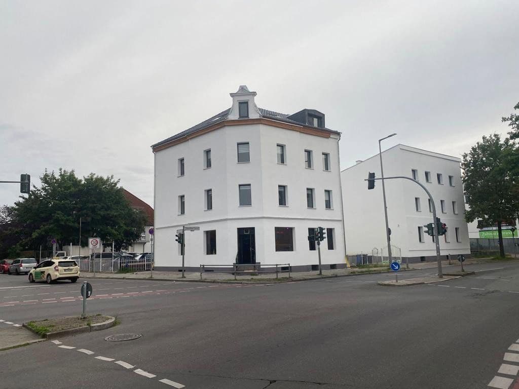 Prenájom nebytového priestoru 400 m², Johannisthaler Chaussee 431, Berlin, Berlín Prenájom nebytového priestoru 400 m², Johannisthaler Chaussee 431, Berlin, Berlín