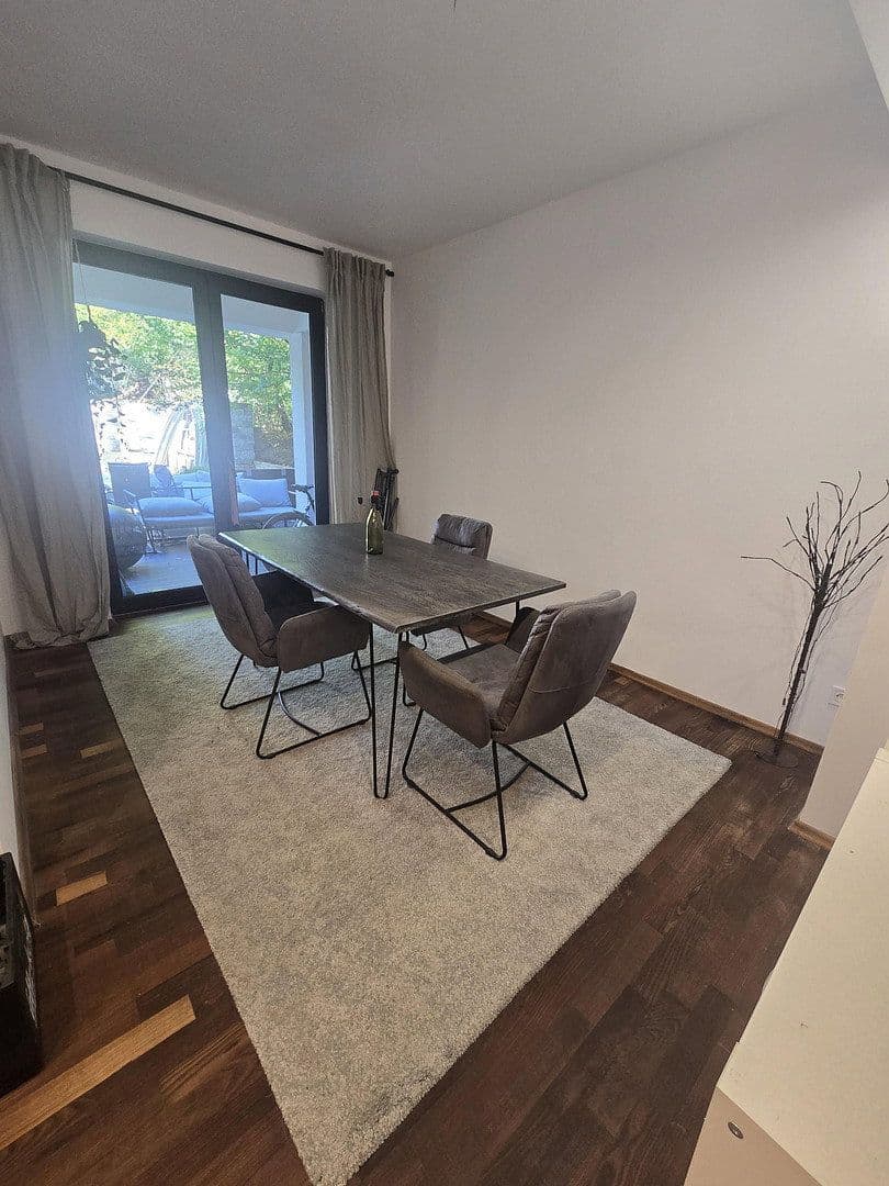 Prenájom bytu 5-izbový 125 m², Hamburg, Hamburg Prenájom bytu 5-izbový 125 m², Hamburg, Hamburg