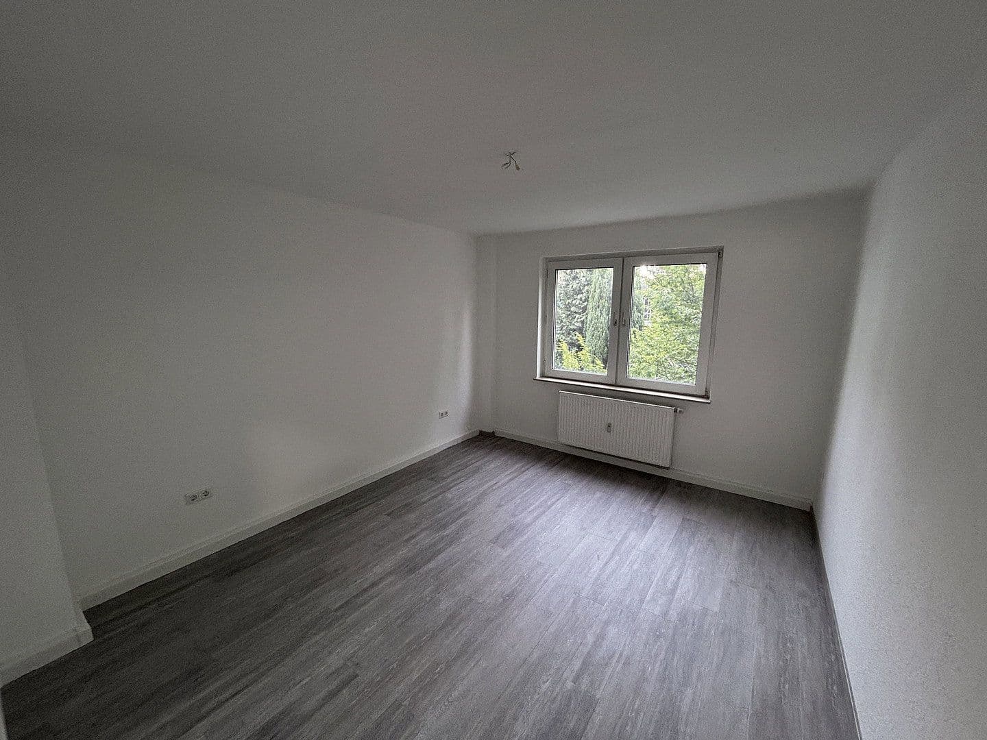 Prenájom bytu 2-izbový 63 m², Julienstraße 1, Essen, Severné Porýnie - Westfálsko Prenájom bytu 2-izbový 63 m², Julienstraße 1, Essen, Severné Porýnie - Westfálsko