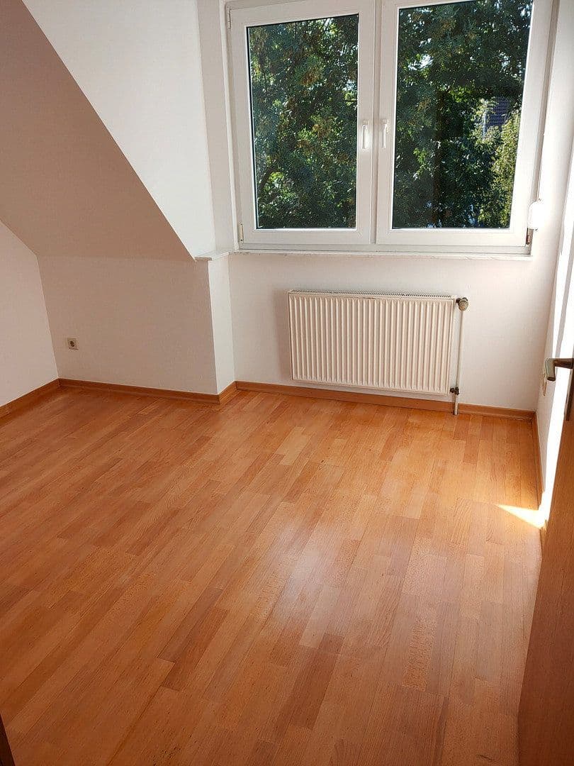 Prenájom bytu 4-izbový 105 m², Gemeinde Str. 22, Bochum, Severné Porýnie - Westfálsko Prenájom bytu 4-izbový 105 m², Gemeinde Str. 22, Bochum, Severné Porýnie - Westfálsko