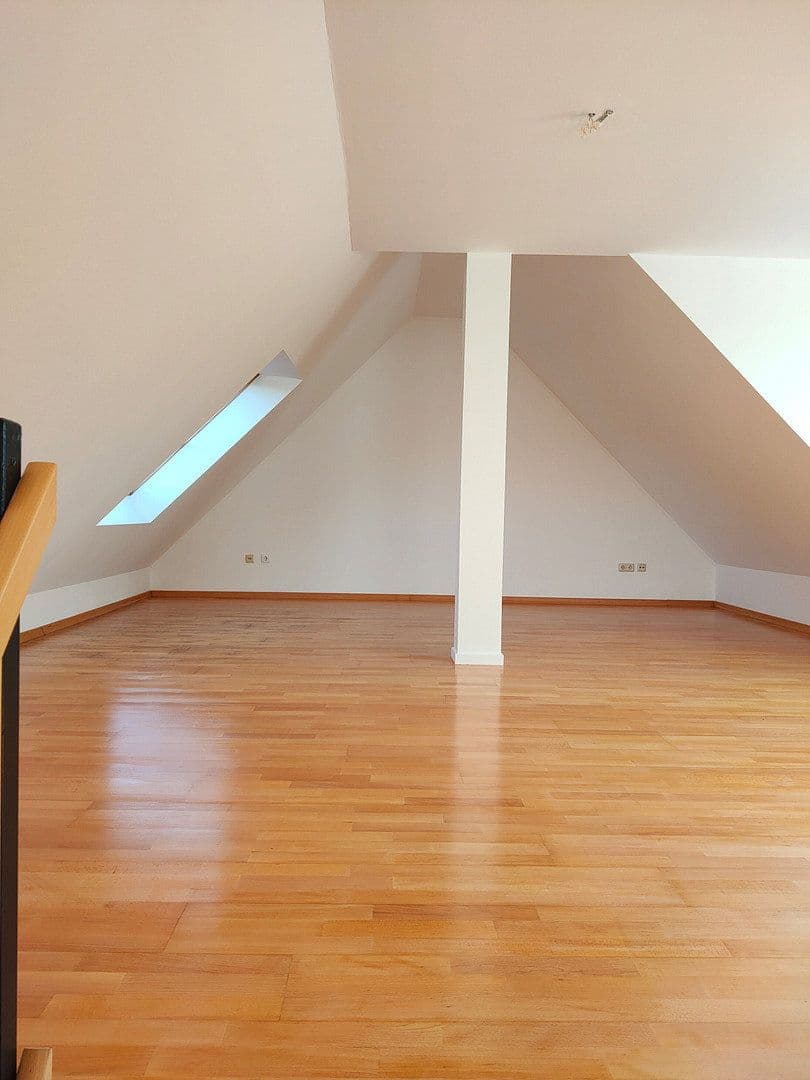 Prenájom bytu 4-izbový 105 m², Gemeinde Str. 22, Bochum, Severné Porýnie - Westfálsko Prenájom bytu 4-izbový 105 m², Gemeinde Str. 22, Bochum, Severné Porýnie - Westfálsko