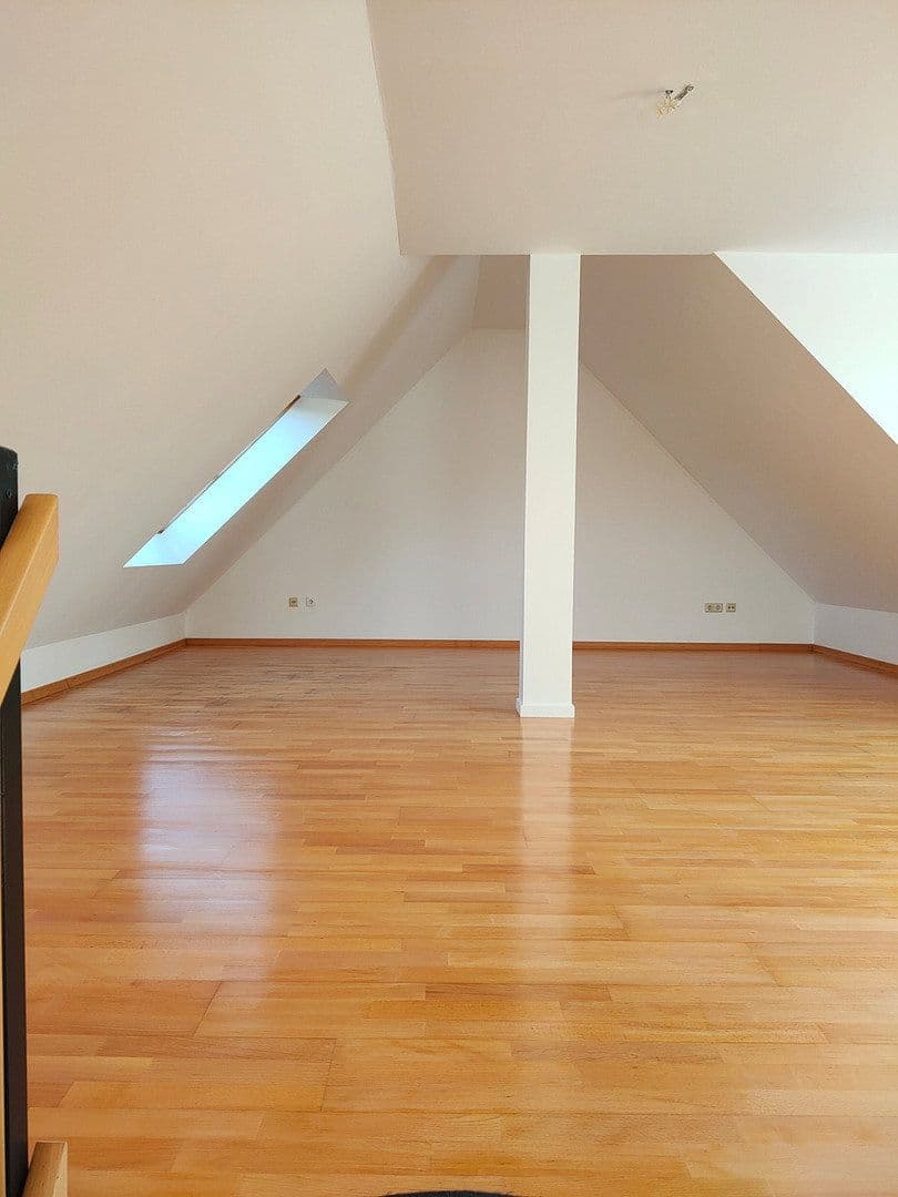 Prenájom bytu 4-izbový 105 m², Gemeinde Str. 22, Bochum, Severné Porýnie - Westfálsko Prenájom bytu 4-izbový 105 m², Gemeinde Str. 22, Bochum, Severné Porýnie - Westfálsko