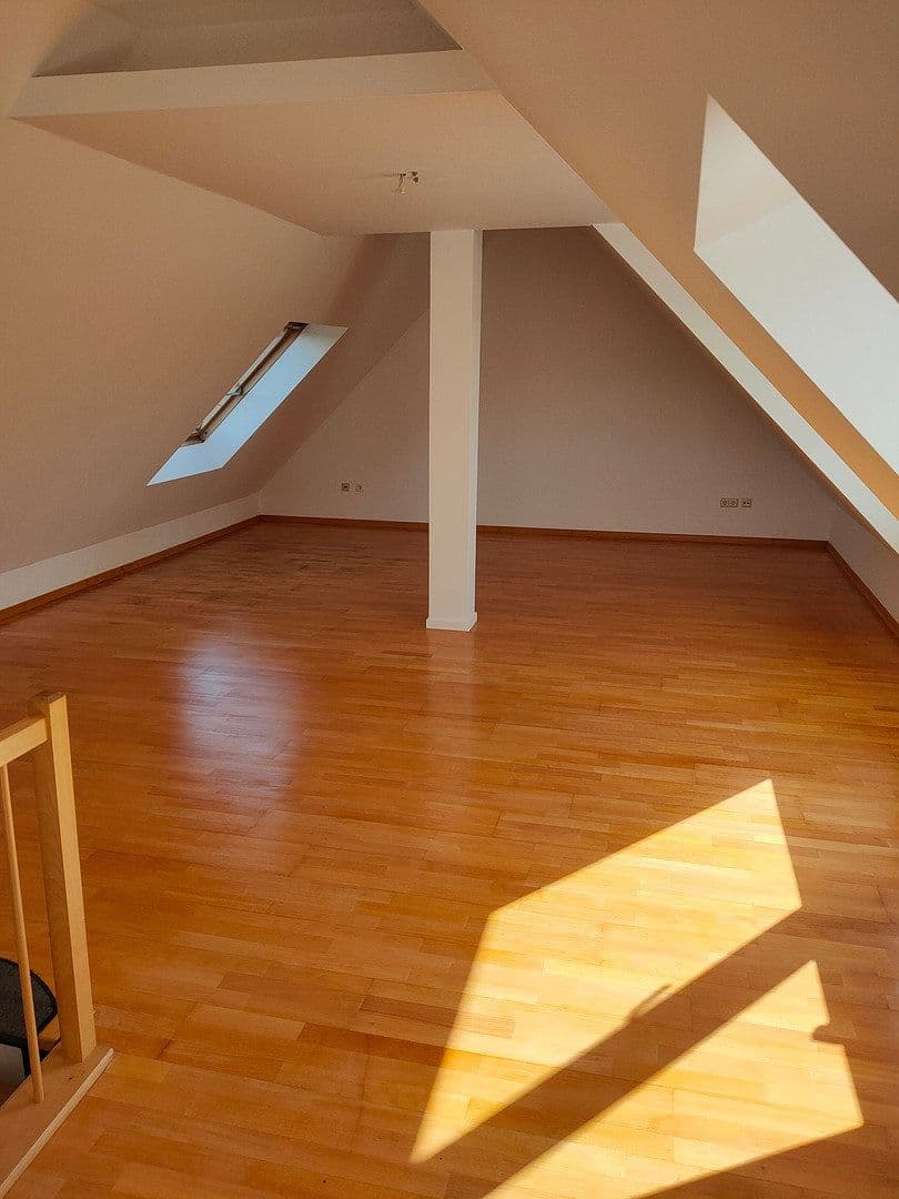 Prenájom bytu 4-izbový 105 m², Gemeinde Str. 22, Bochum, Severné Porýnie - Westfálsko Prenájom bytu 4-izbový 105 m², Gemeinde Str. 22, Bochum, Severné Porýnie - Westfálsko