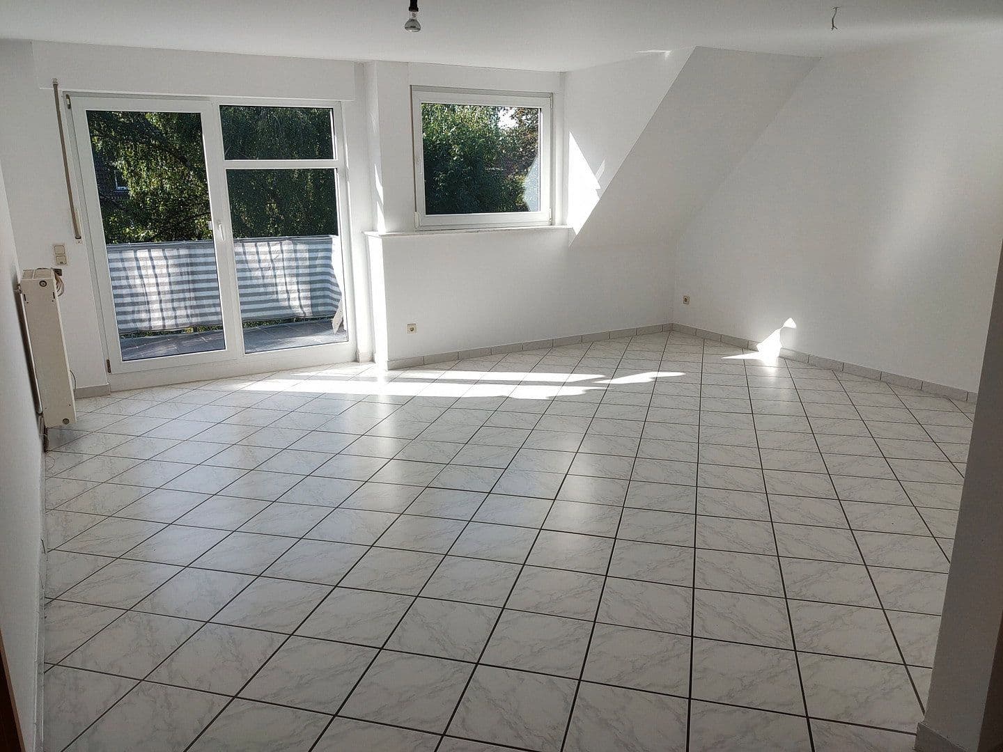 Prenájom bytu 4-izbový 105 m², Gemeinde Str. 22, Bochum, Severné Porýnie - Westfálsko Prenájom bytu 4-izbový 105 m², Gemeinde Str. 22, Bochum, Severné Porýnie - Westfálsko