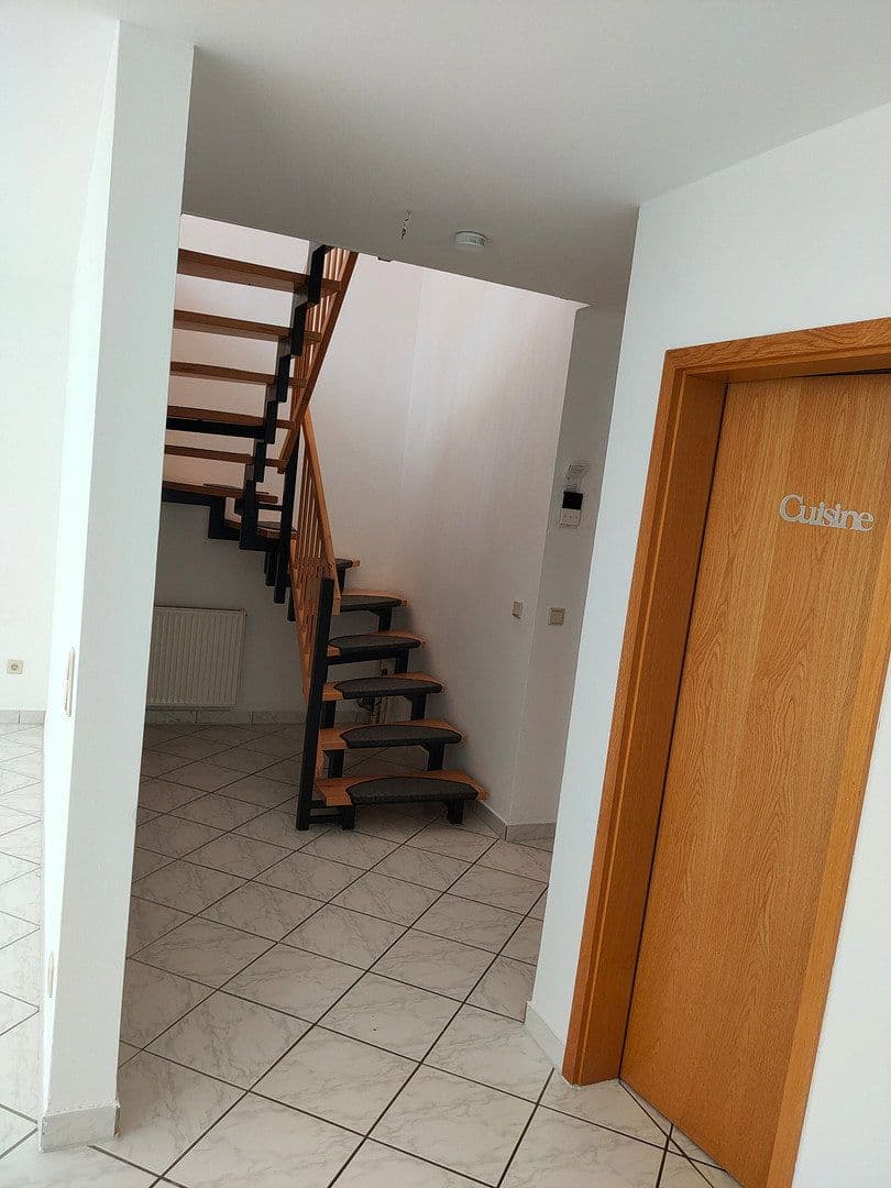 Prenájom bytu 4-izbový 105 m², Gemeinde Str. 22, Bochum, Severné Porýnie - Westfálsko Prenájom bytu 4-izbový 105 m², Gemeinde Str. 22, Bochum, Severné Porýnie - Westfálsko