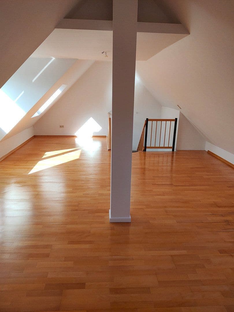 Prenájom bytu 4-izbový 105 m², Gemeinde Str. 22, Bochum, Severné Porýnie - Westfálsko Prenájom bytu 4-izbový 105 m², Gemeinde Str. 22, Bochum, Severné Porýnie - Westfálsko