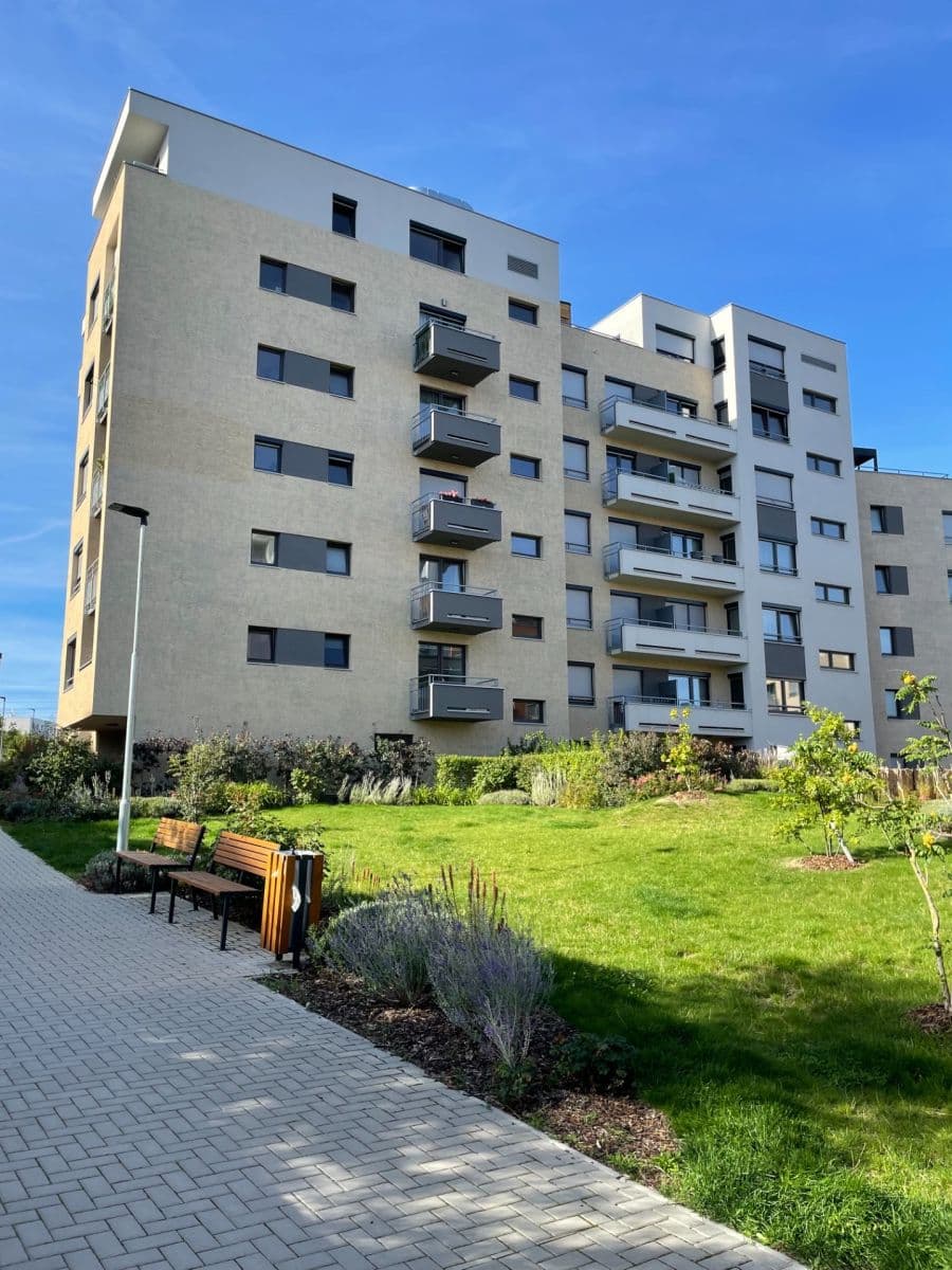 Prenájom bytu 2-izbový 51 m², Šternovská, Praha, Praha Prenájom bytu 2-izbový 51 m², Šternovská, Praha, Praha