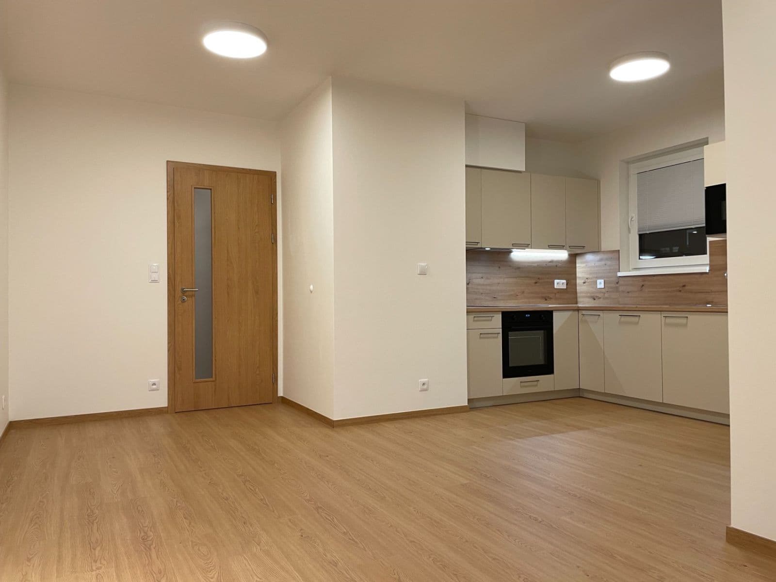 Prenájom bytu 2-izbový 51 m², Šternovská, Praha, Praha Prenájom bytu 2-izbový 51 m², Šternovská, Praha, Praha