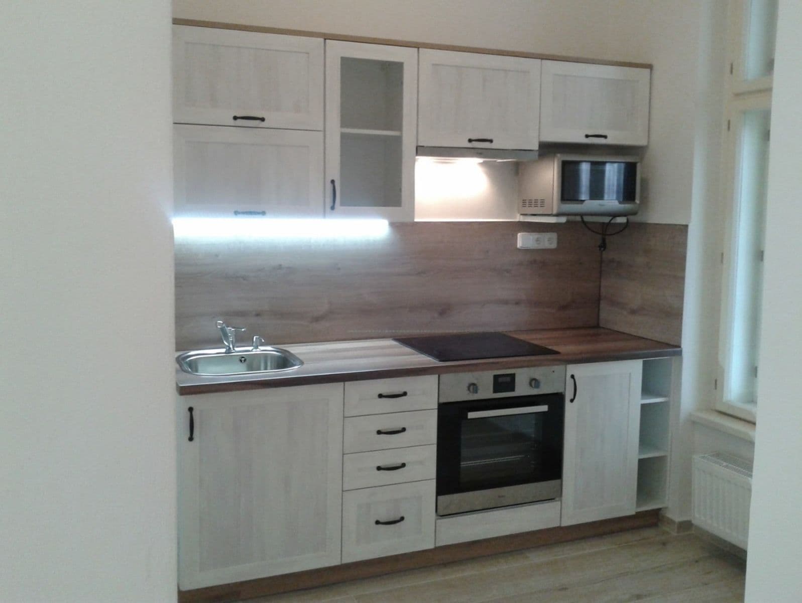 Prenájom bytu 2-izbový 65 m², Sokolovská, Praha, Praha Prenájom bytu 2-izbový 65 m², Sokolovská, Praha, Praha