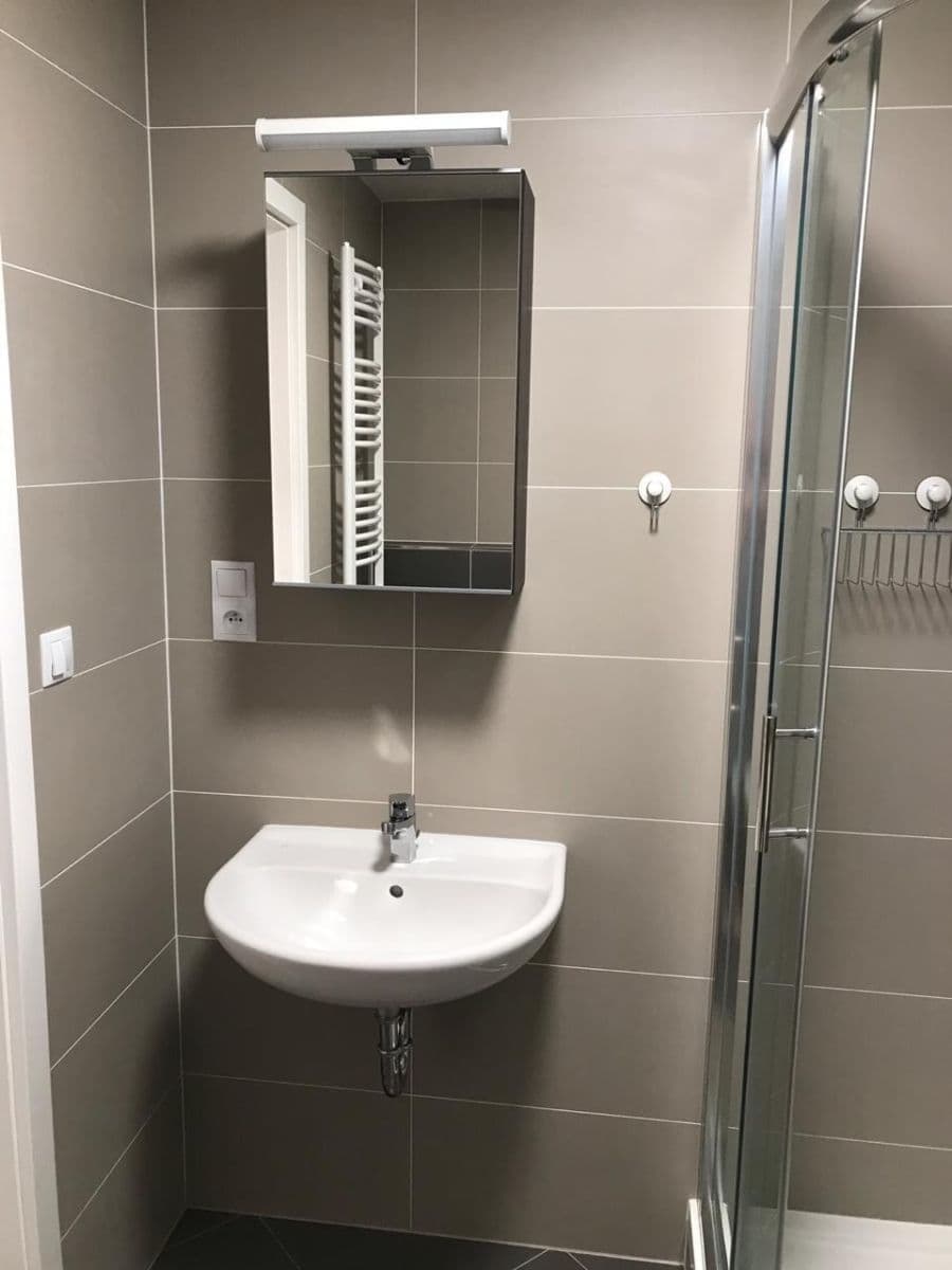 Prenájom bytu 1-izbový 30 m², Mantovská, Praha, Praha Prenájom bytu 1-izbový 30 m², Mantovská, Praha, Praha
