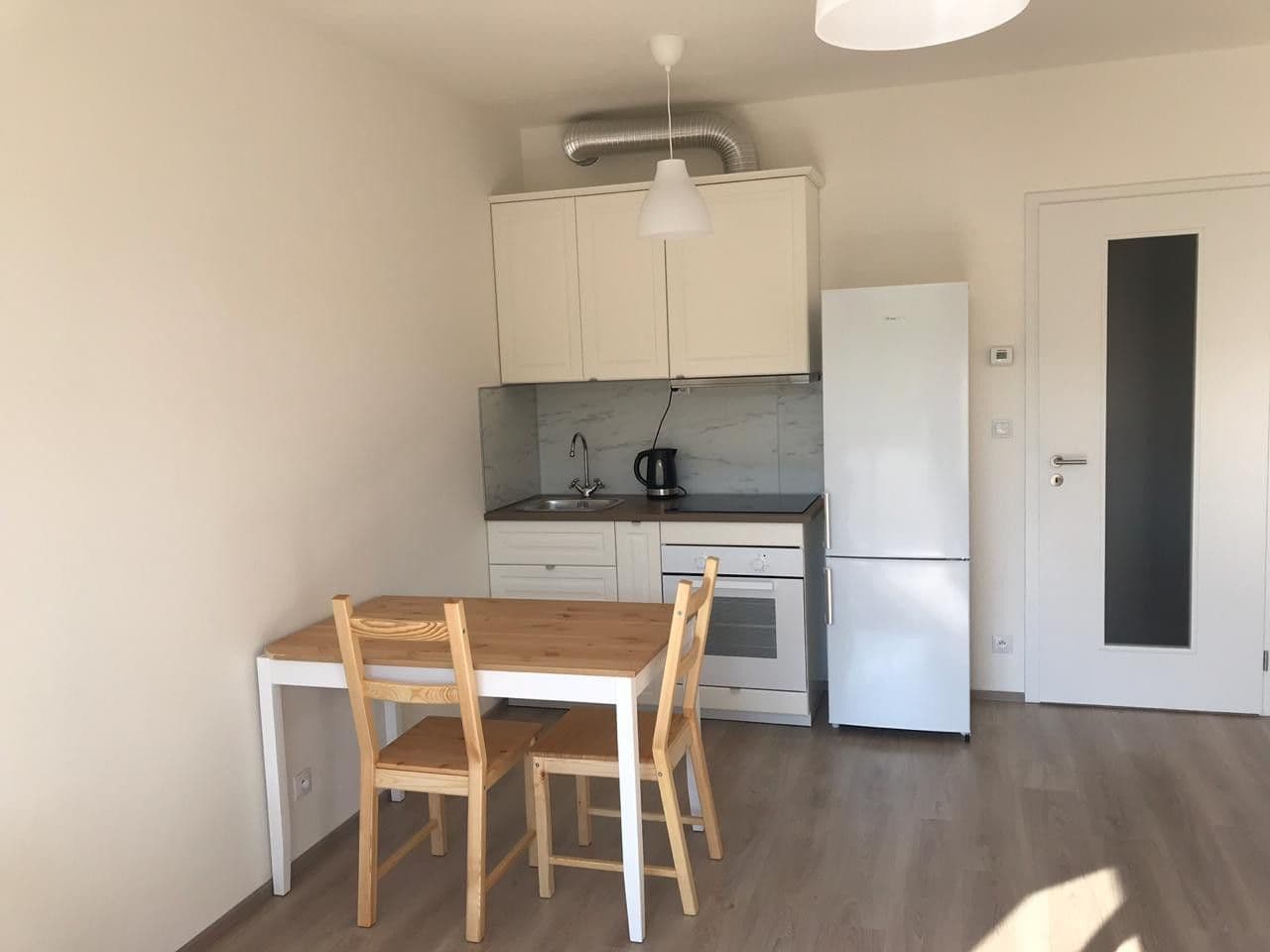 Prenájom bytu 1-izbový 30 m², Mantovská, Praha, Praha Prenájom bytu 1-izbový 30 m², Mantovská, Praha, Praha