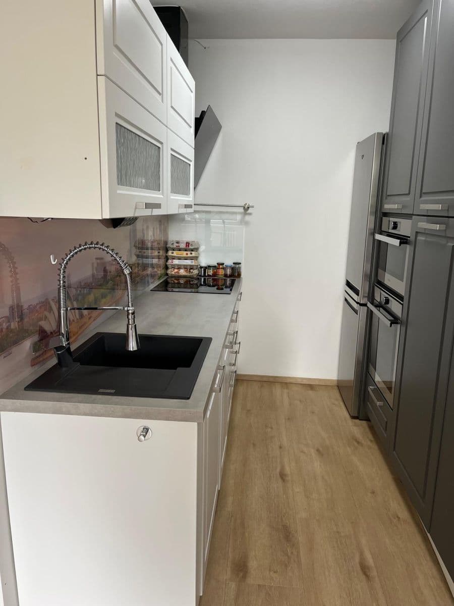 Prenájom bytu 2-izbový 45 m², Chotovická, Praha, Praha Prenájom bytu 2-izbový 45 m², Chotovická, Praha, Praha