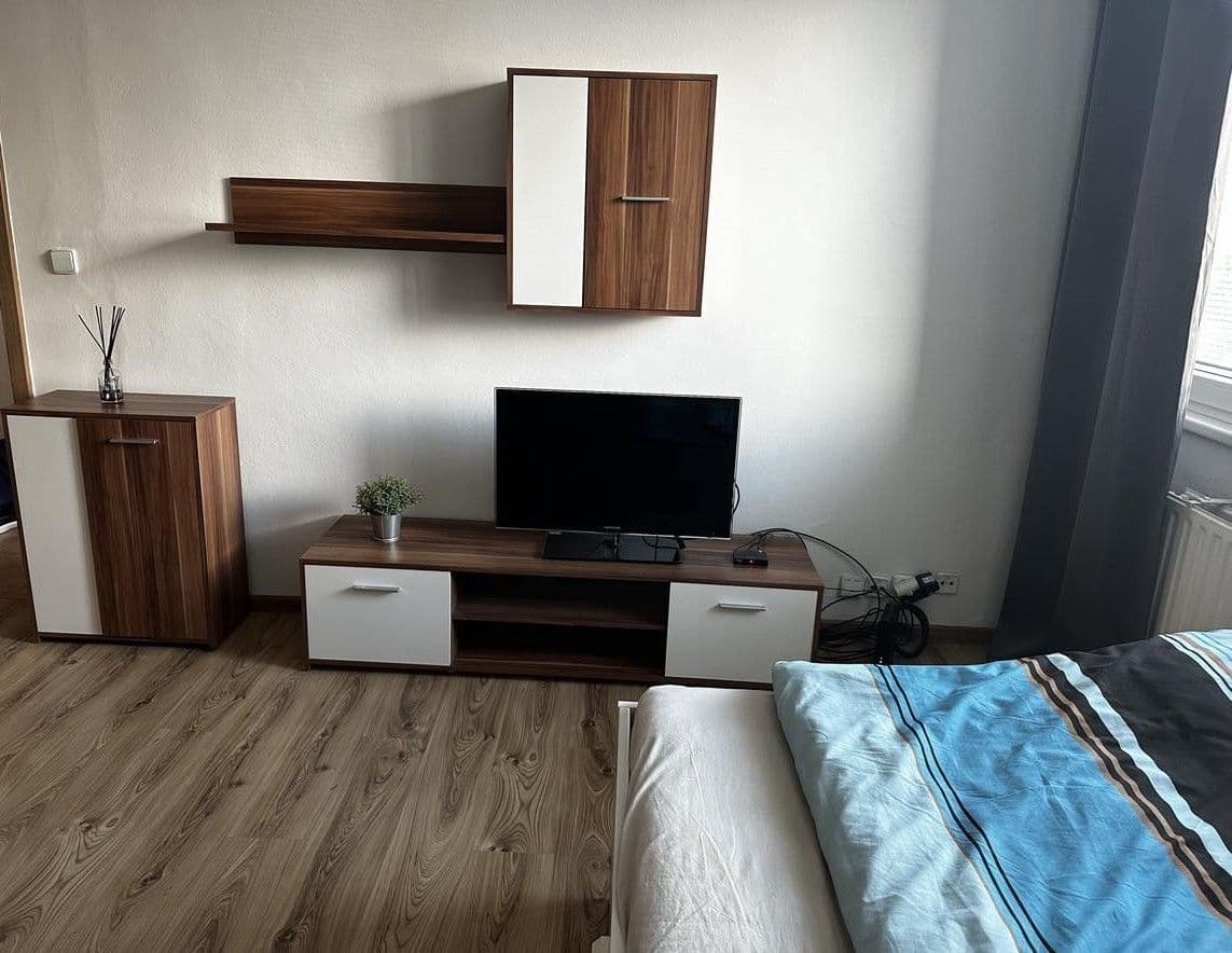 Prenájom bytu 1-izbový 39 m², Varenská, Ostrava, Moravskoslezský kraj Prenájom bytu 1-izbový 39 m², Varenská, Ostrava, Moravskoslezský kraj