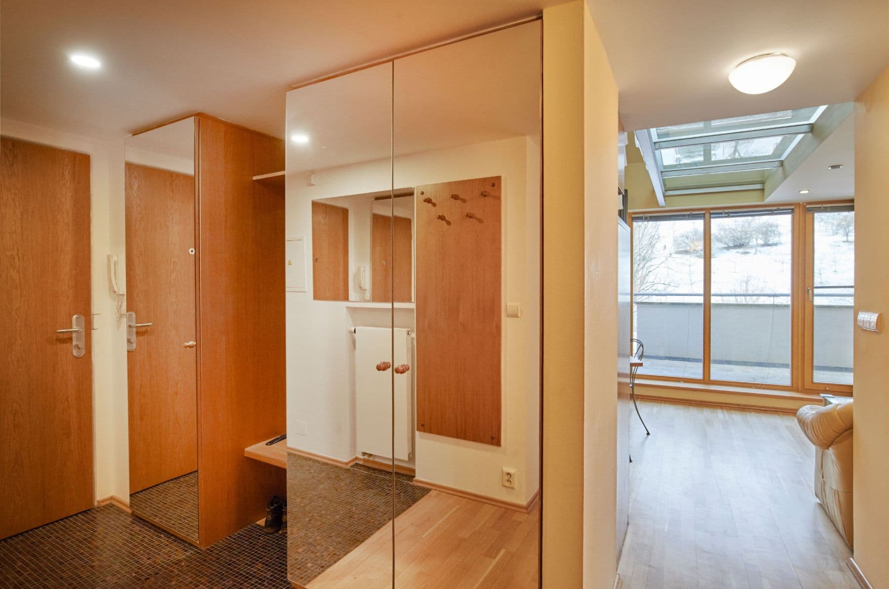 Prenájom bytu 3-izbový 85 m², Hellichova, Praha, Praha Prenájom bytu 3-izbový 85 m², Hellichova, Praha, Praha
