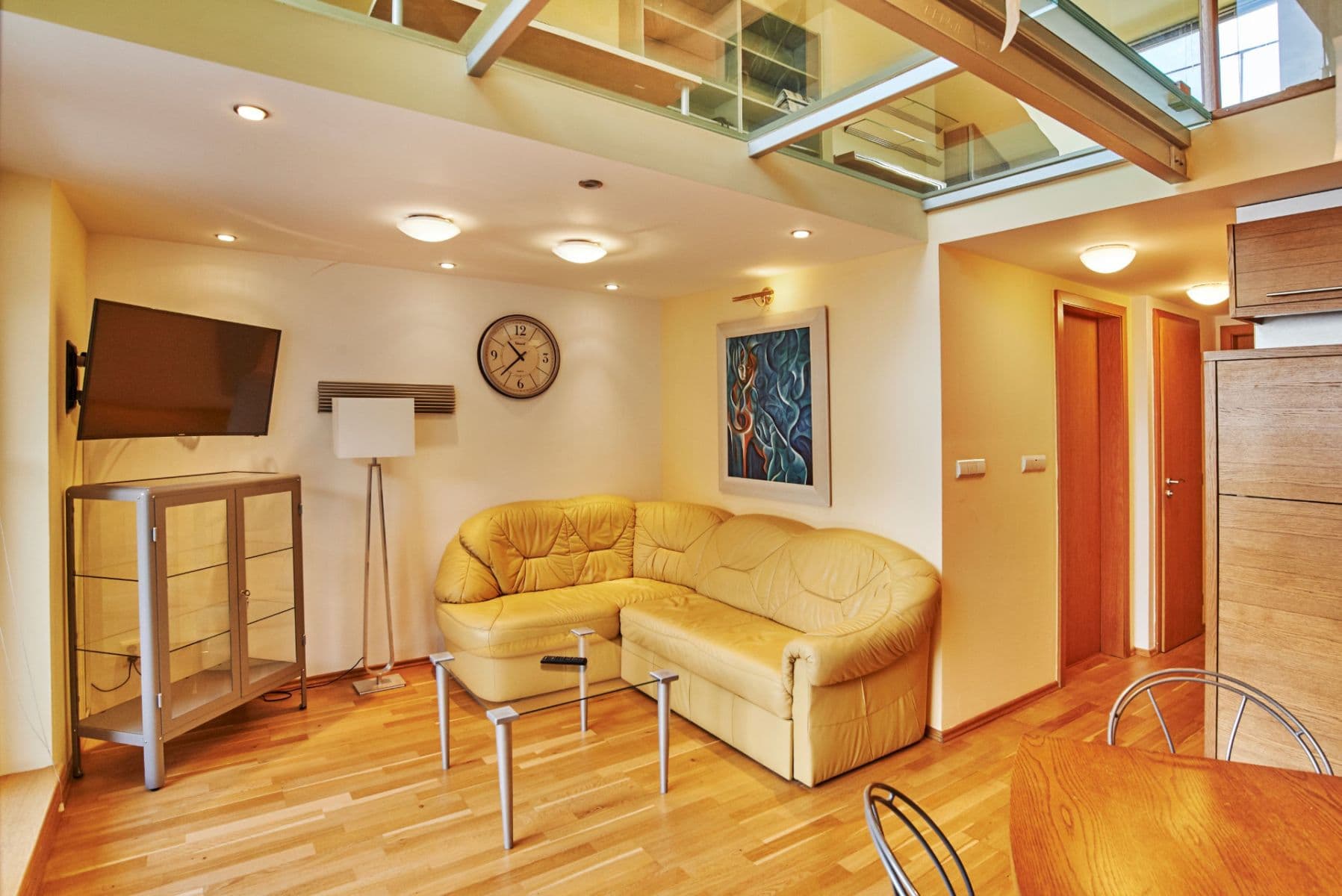 Prenájom bytu 3-izbový 85 m², Hellichova, Praha, Praha Prenájom bytu 3-izbový 85 m², Hellichova, Praha, Praha
