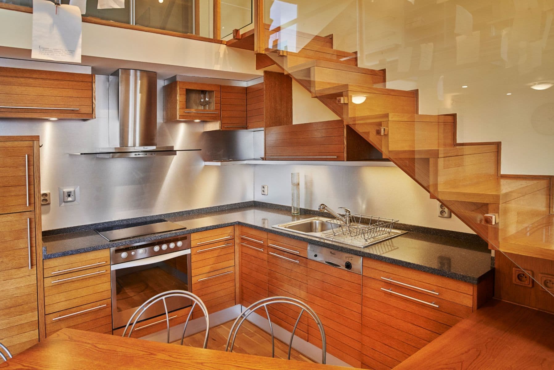 Prenájom bytu 3-izbový 85 m², Hellichova, Praha, Praha Prenájom bytu 3-izbový 85 m², Hellichova, Praha, Praha