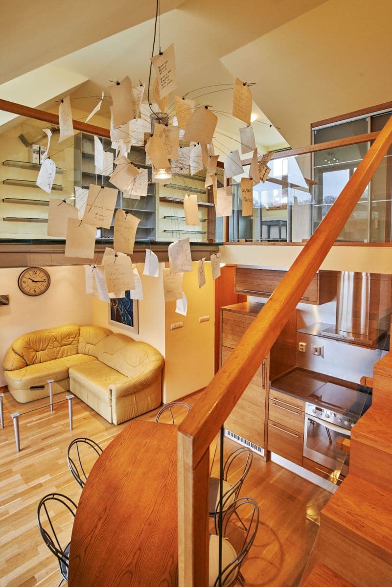 Prenájom bytu 3-izbový 85 m², Hellichova, Praha, Praha Prenájom bytu 3-izbový 85 m², Hellichova, Praha, Praha