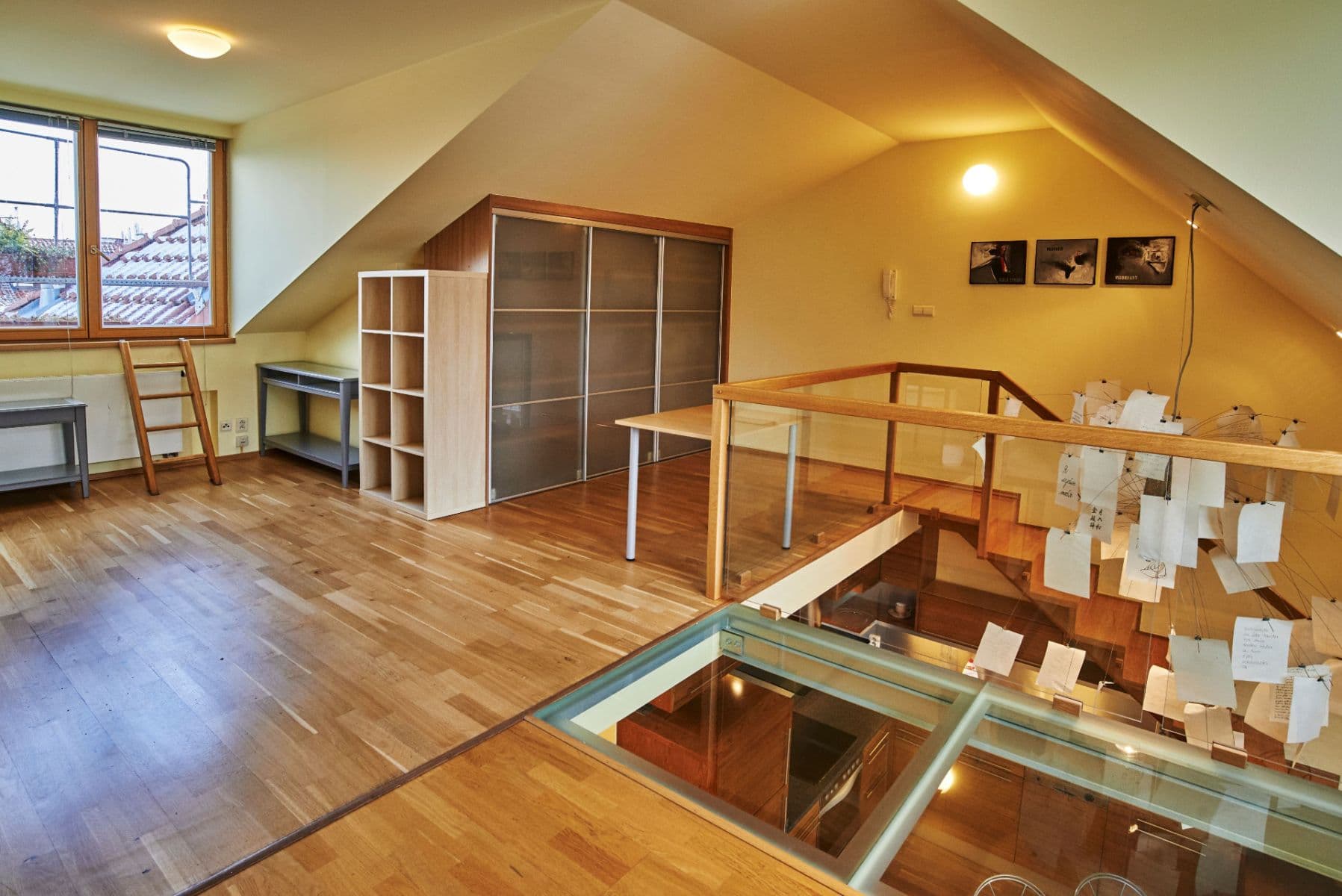 Prenájom bytu 3-izbový 85 m², Hellichova, Praha, Praha Prenájom bytu 3-izbový 85 m², Hellichova, Praha, Praha