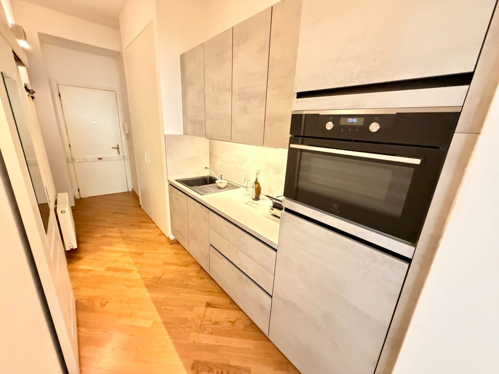 Prenájom bytu 1-izbový 37 m², Staropramenná, Praha, Praha Prenájom bytu 1-izbový 37 m², Staropramenná, Praha, Praha