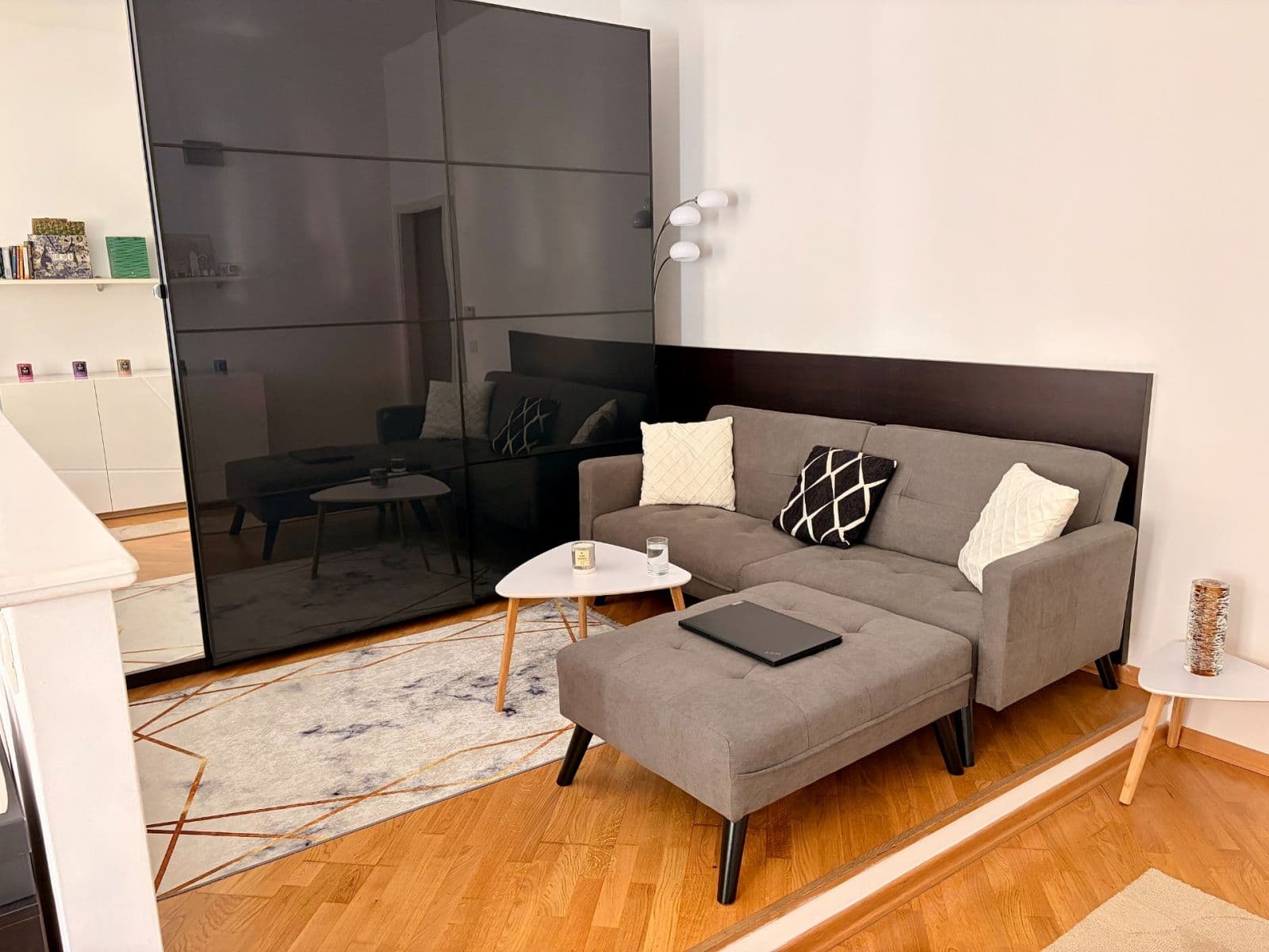 Prenájom bytu 1-izbový 37 m², Staropramenná, Praha, Praha Prenájom bytu 1-izbový 37 m², Staropramenná, Praha, Praha