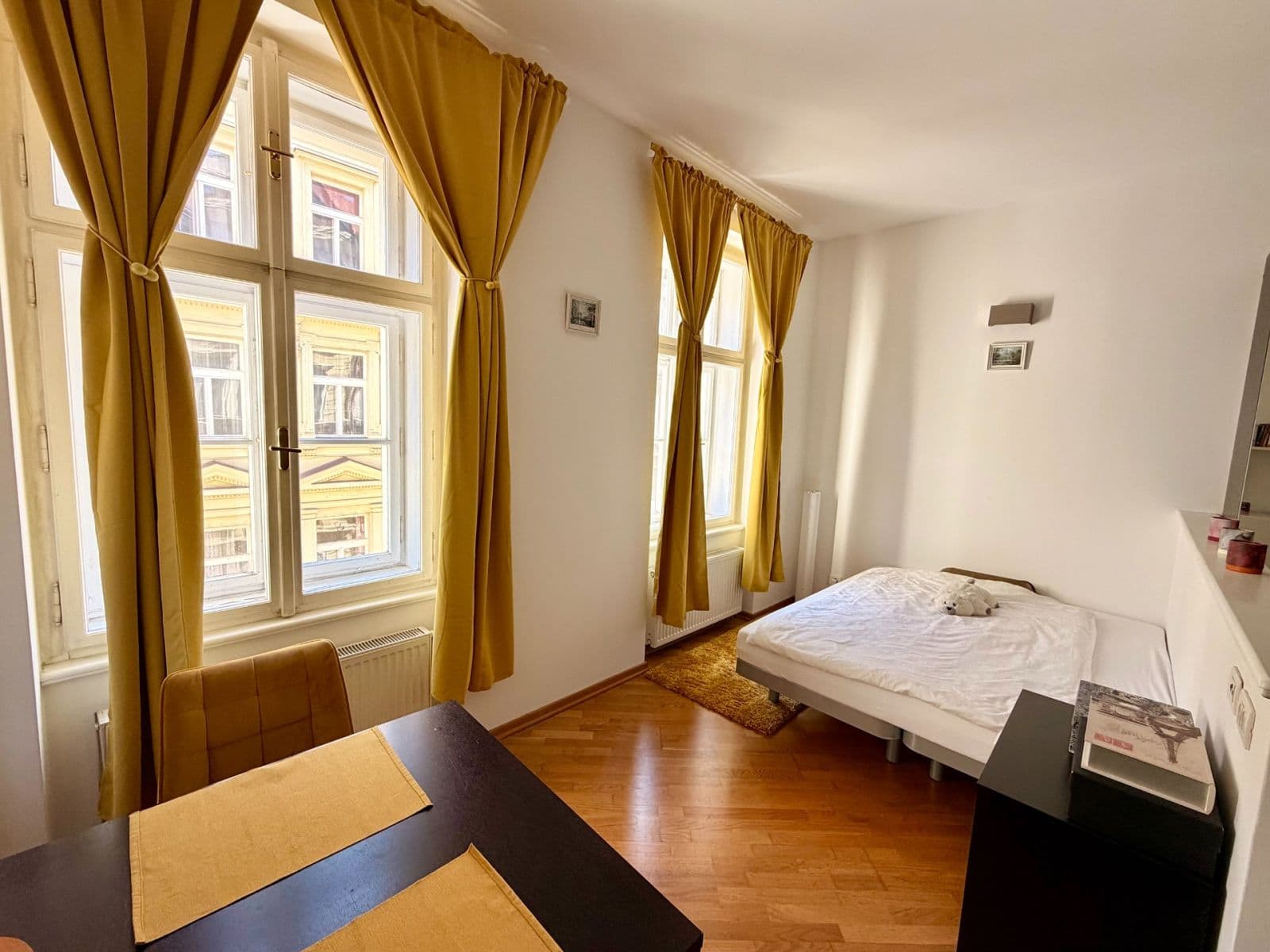 Prenájom bytu 1-izbový 37 m², Staropramenná, Praha, Praha Prenájom bytu 1-izbový 37 m², Staropramenná, Praha, Praha