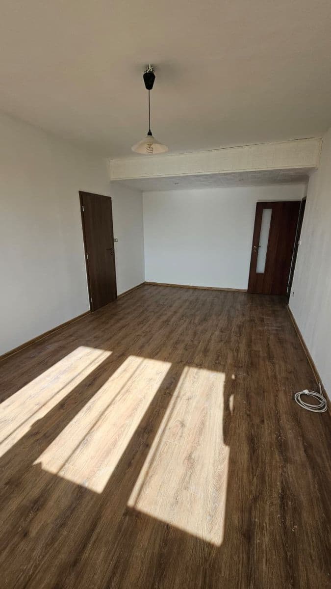 Prenájom bytu 3-izbový 65 m², Kopernikova, Třinec, Moravskoslezský kraj Prenájom bytu 3-izbový 65 m², Kopernikova, Třinec, Moravskoslezský kraj