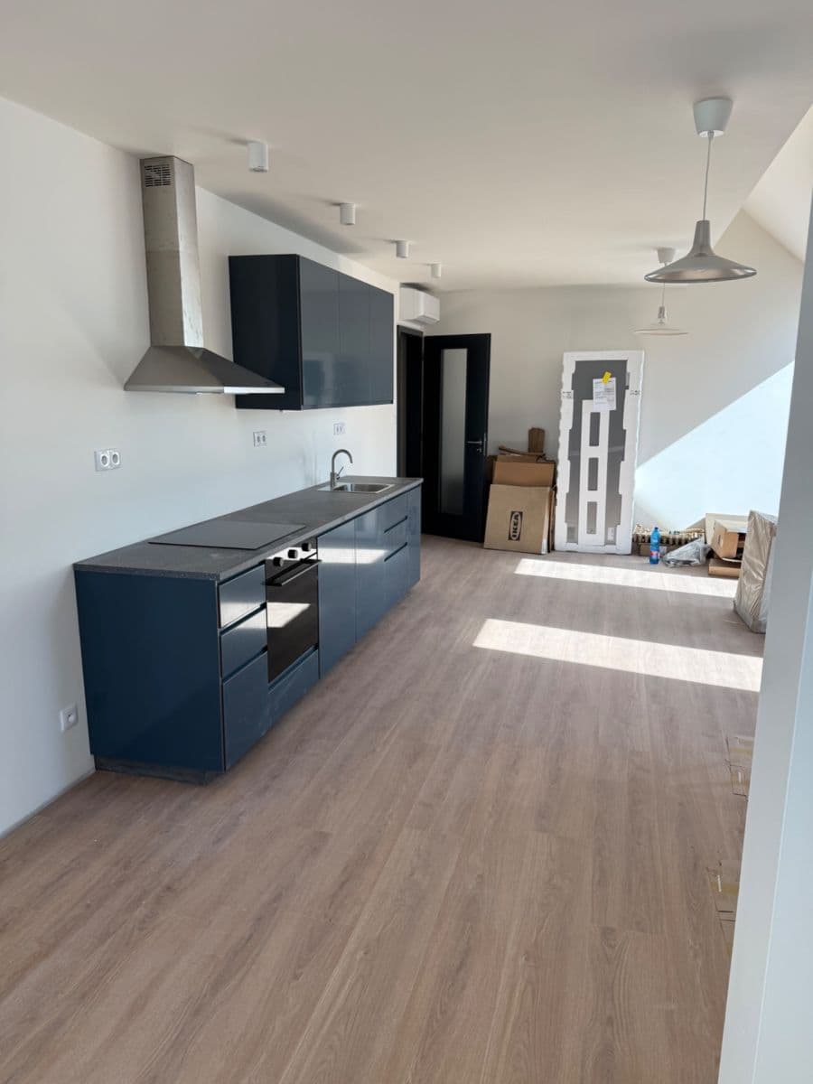 Prenájom bytu 2-izbový 100 m², Chodská, Praha, Praha Prenájom bytu 2-izbový 100 m², Chodská, Praha, Praha
