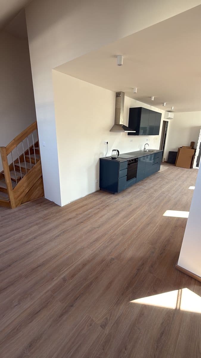Prenájom bytu 2-izbový 100 m², Chodská, Praha, Praha Prenájom bytu 2-izbový 100 m², Chodská, Praha, Praha