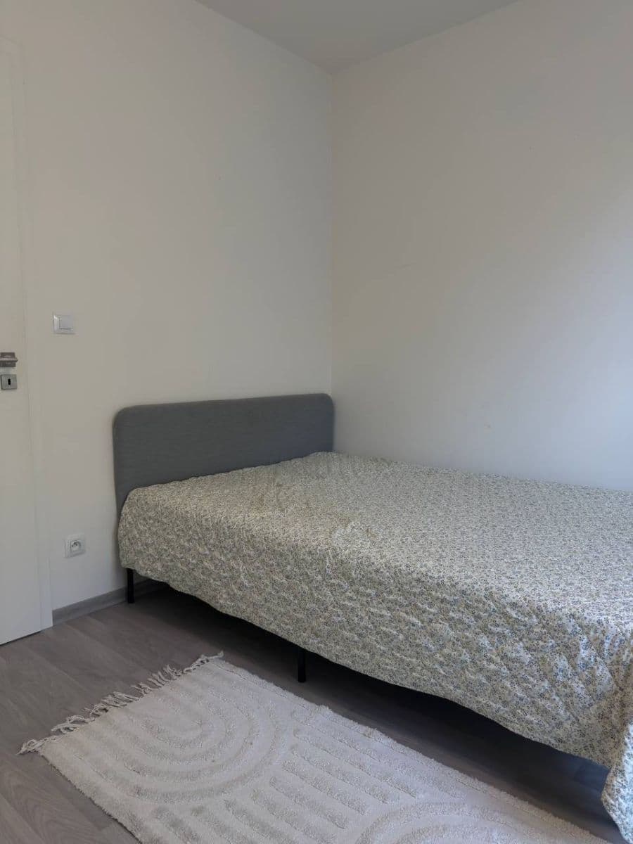 Prenájom bytu 17 m², Olgy Havlové, Praha, Praha Prenájom bytu 17 m², Olgy Havlové, Praha, Praha