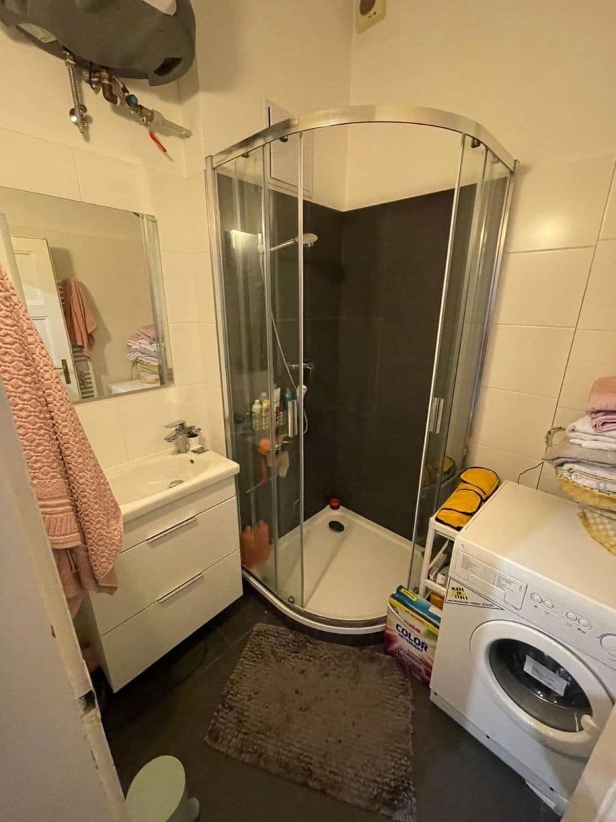 Prenájom bytu 2-izbový 45 m², Jičínská, Praha, Praha Prenájom bytu 2-izbový 45 m², Jičínská, Praha, Praha