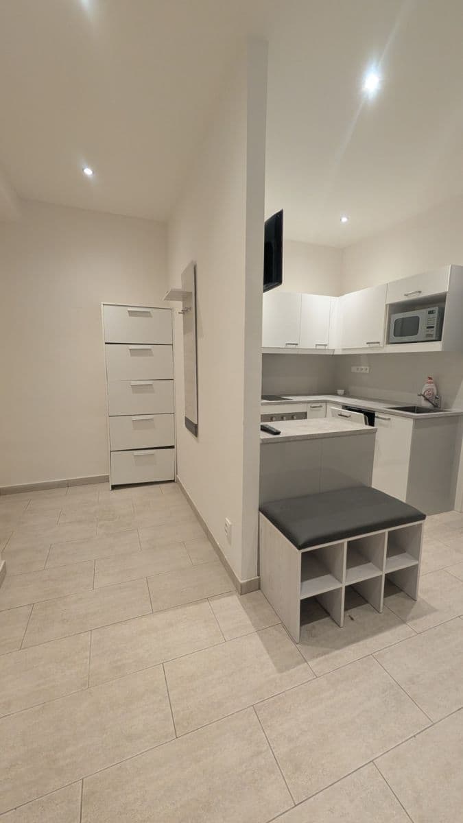 Prenájom bytu 2-izbový 59 m², Jaurisova, Praha, Praha Prenájom bytu 2-izbový 59 m², Jaurisova, Praha, Praha