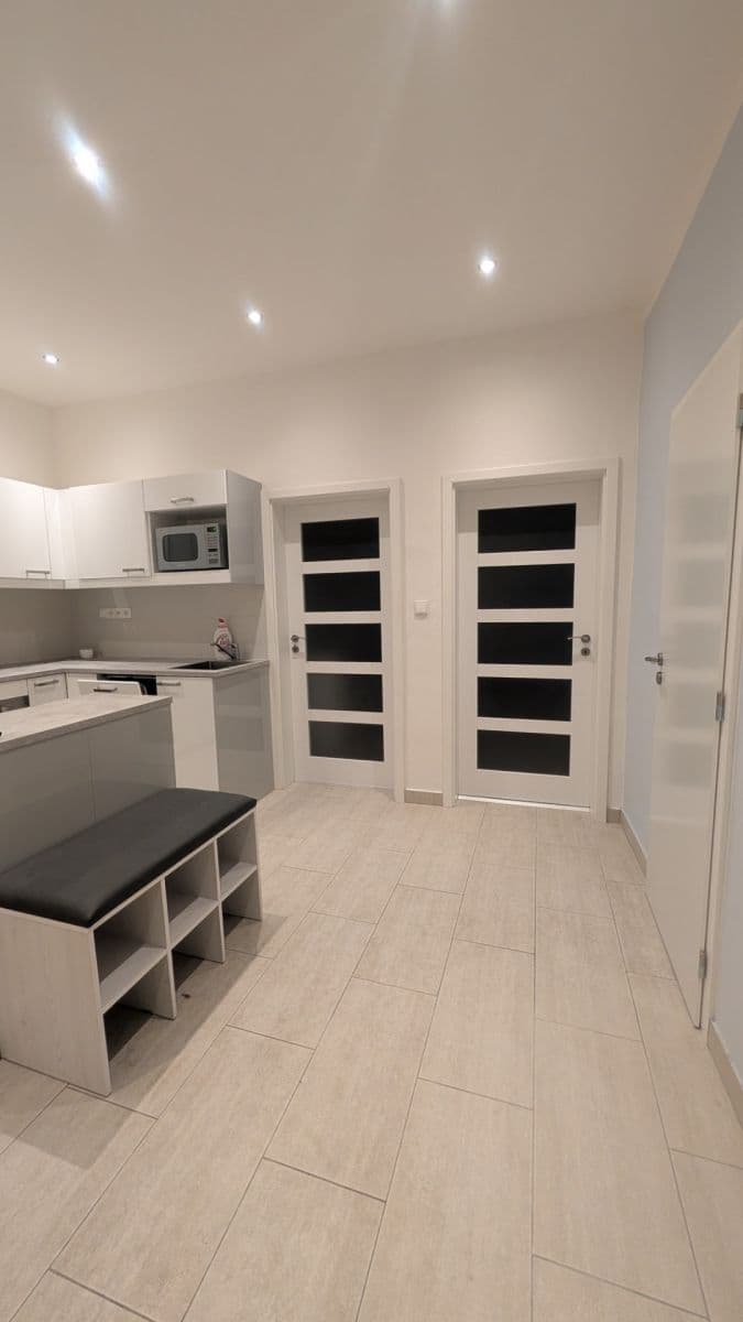 Prenájom bytu 2-izbový 59 m², Jaurisova, Praha, Praha Prenájom bytu 2-izbový 59 m², Jaurisova, Praha, Praha