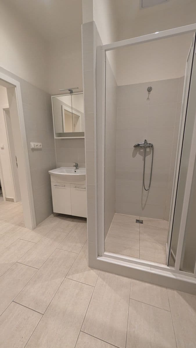 Prenájom bytu 2-izbový 59 m², Jaurisova, Praha, Praha Prenájom bytu 2-izbový 59 m², Jaurisova, Praha, Praha