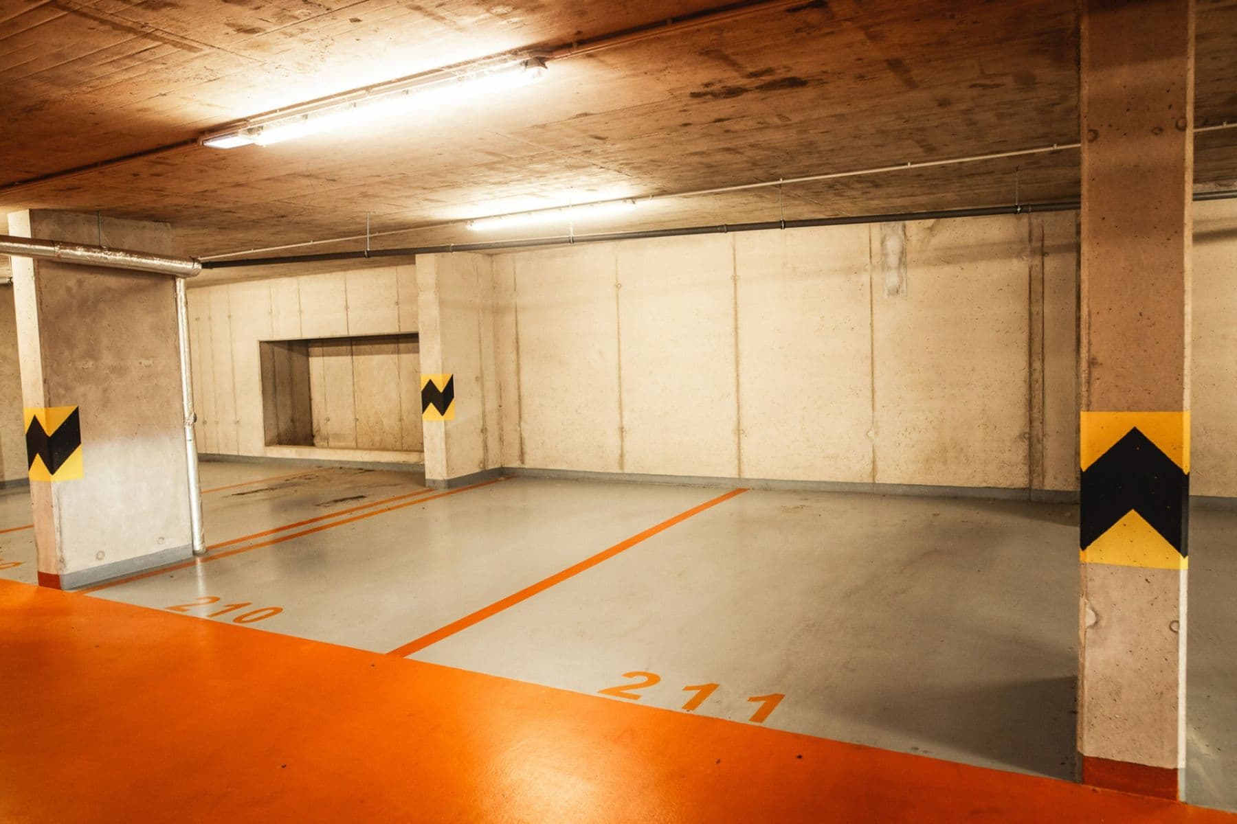 Prenájom bytu 3-izbový 81 m², Hugo Haase, Praha, Praha Prenájom bytu 3-izbový 81 m², Hugo Haase, Praha, Praha