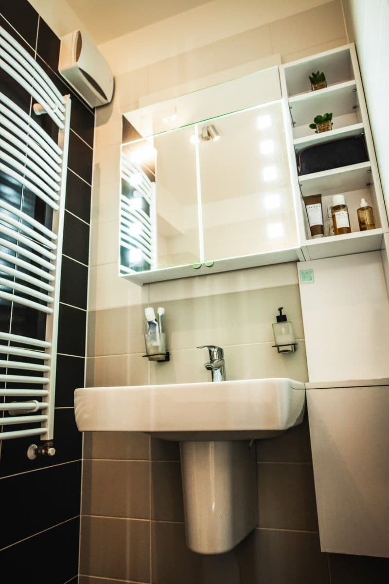 Prenájom bytu 3-izbový 81 m², Hugo Haase, Praha, Praha Prenájom bytu 3-izbový 81 m², Hugo Haase, Praha, Praha