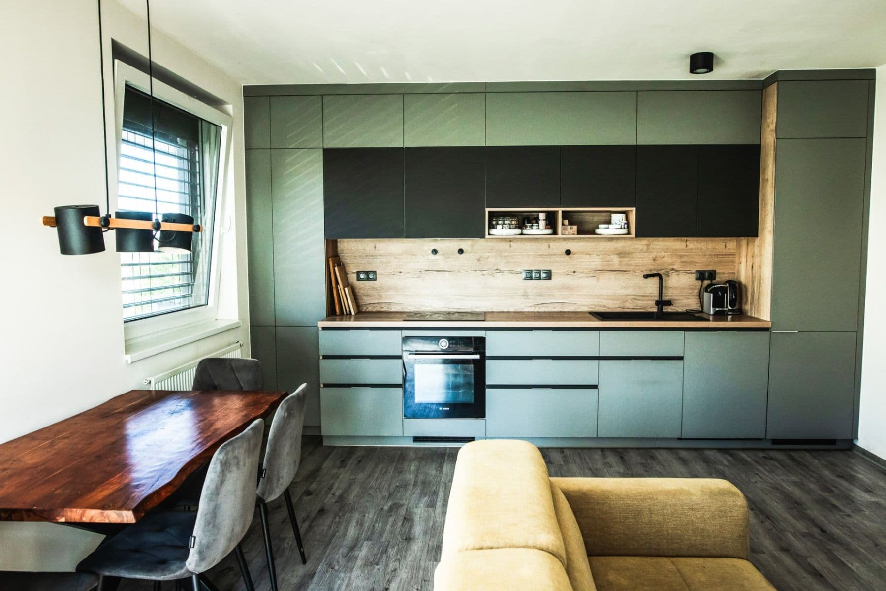 Prenájom bytu 3-izbový 81 m², Hugo Haase, Praha, Praha Prenájom bytu 3-izbový 81 m², Hugo Haase, Praha, Praha
