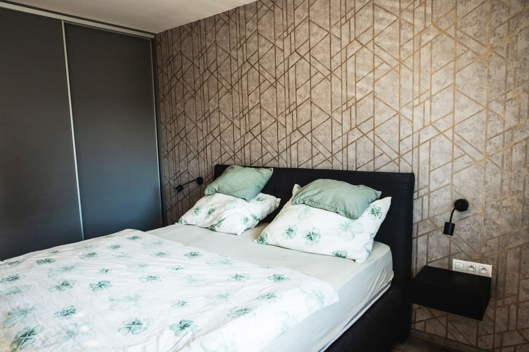Prenájom bytu 3-izbový 81 m², Hugo Haase, Praha, Praha Prenájom bytu 3-izbový 81 m², Hugo Haase, Praha, Praha