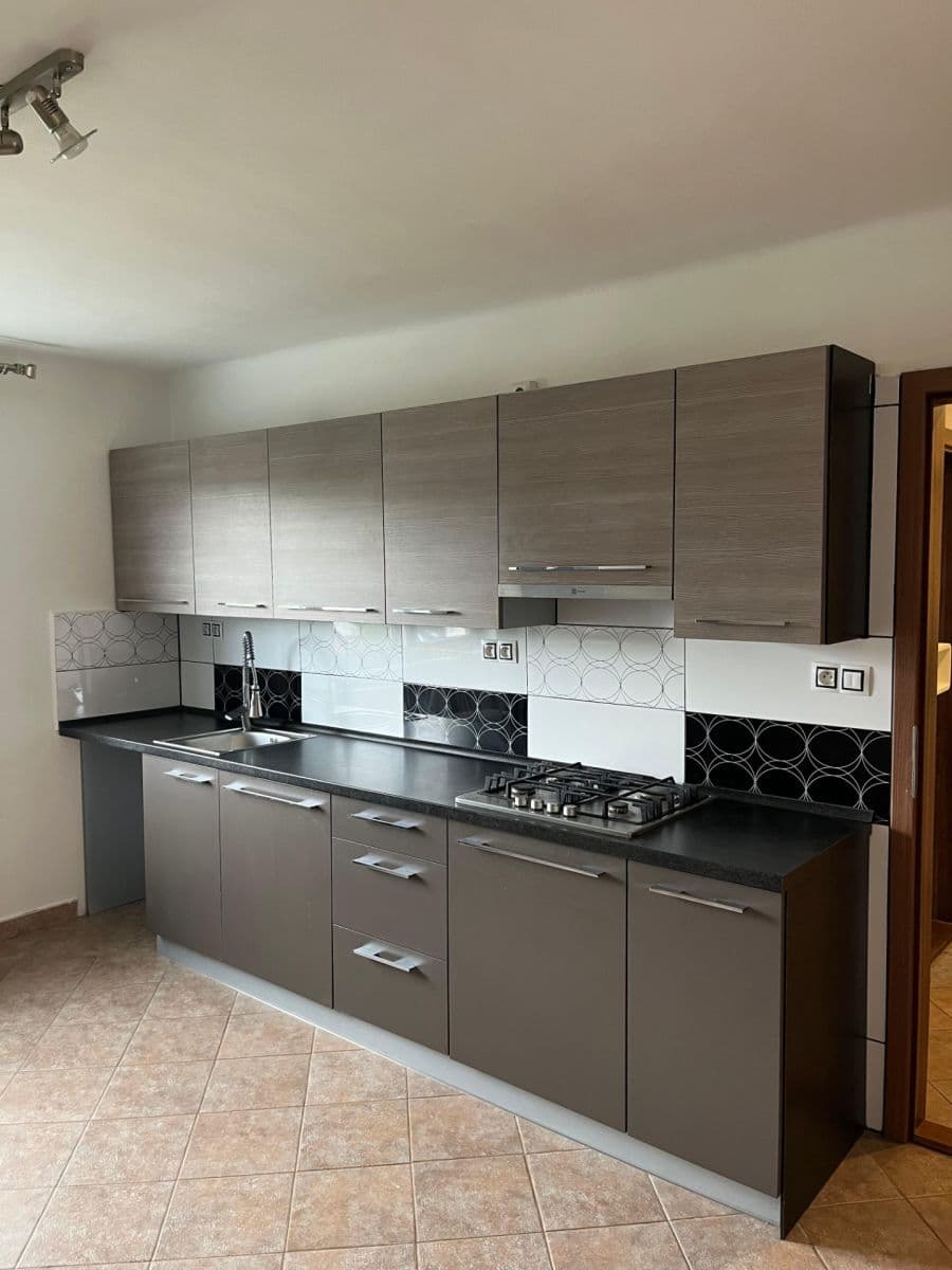 Predaj bytu 2-izbový 58 m², Zahradní, Horní Slavkov, Karlovarský kraj Predaj bytu 2-izbový 58 m², Zahradní, Horní Slavkov, Karlovarský kraj