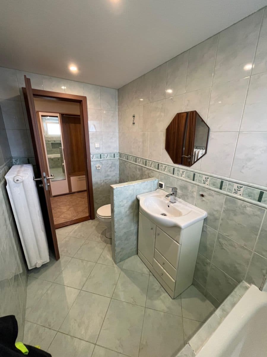 Predaj bytu 2-izbový 58 m², Zahradní, Horní Slavkov, Karlovarský kraj Predaj bytu 2-izbový 58 m², Zahradní, Horní Slavkov, Karlovarský kraj
