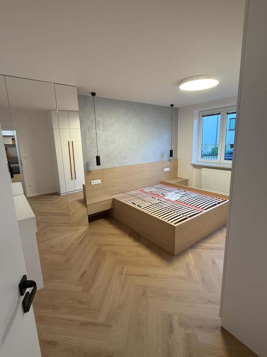Prenájom bytu 2-izbový 52 m², Achátová, Nová Paka, Královéhradecký kraj Prenájom bytu 2-izbový 52 m², Achátová, Nová Paka, Královéhradecký kraj