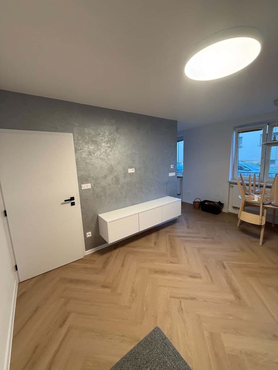 Prenájom bytu 2-izbový 52 m², Achátová, Nová Paka, Královéhradecký kraj Prenájom bytu 2-izbový 52 m², Achátová, Nová Paka, Královéhradecký kraj