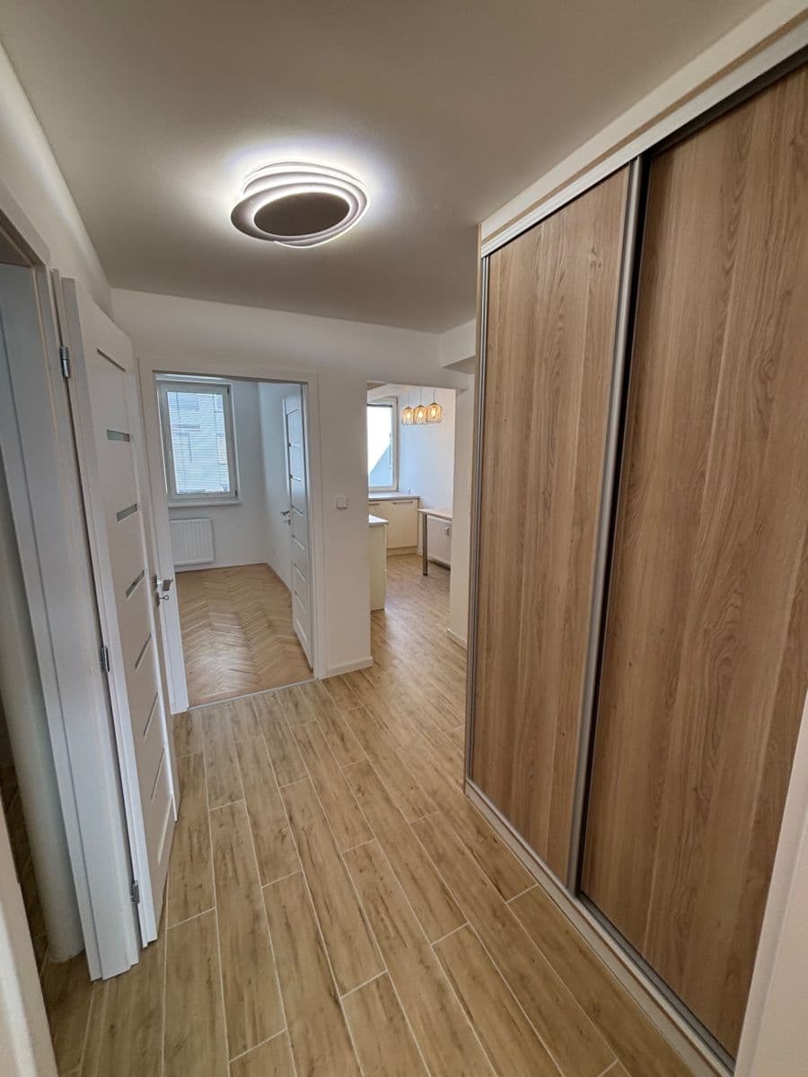 Prenájom bytu 2-izbový 50 m², Jurečkova, Ostrava, Moravskoslezský kraj Prenájom bytu 2-izbový 50 m², Jurečkova, Ostrava, Moravskoslezský kraj
