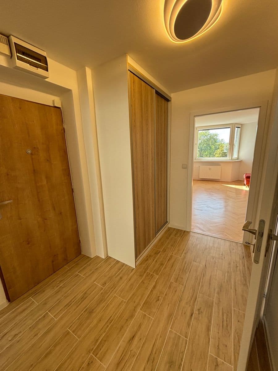 Prenájom bytu 2-izbový 50 m², Jurečkova, Ostrava, Moravskoslezský kraj Prenájom bytu 2-izbový 50 m², Jurečkova, Ostrava, Moravskoslezský kraj