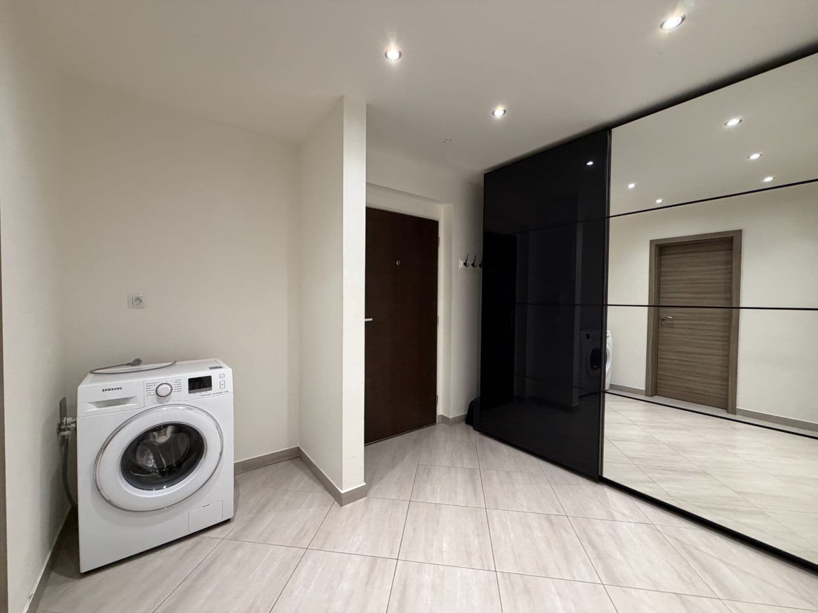 Prenájom bytu 2-izbový 61 m², Na Maninách, Praha, Praha Prenájom bytu 2-izbový 61 m², Na Maninách, Praha, Praha