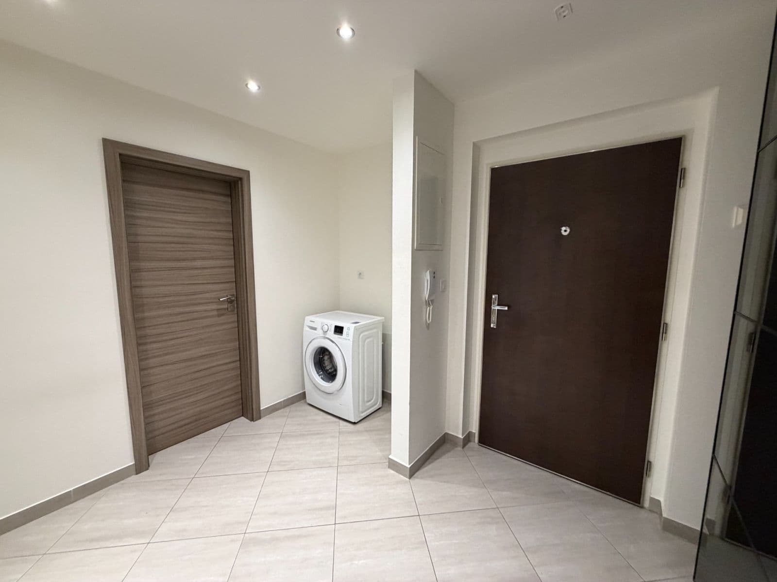 Prenájom bytu 2-izbový 61 m², Na Maninách, Praha, Praha Prenájom bytu 2-izbový 61 m², Na Maninách, Praha, Praha