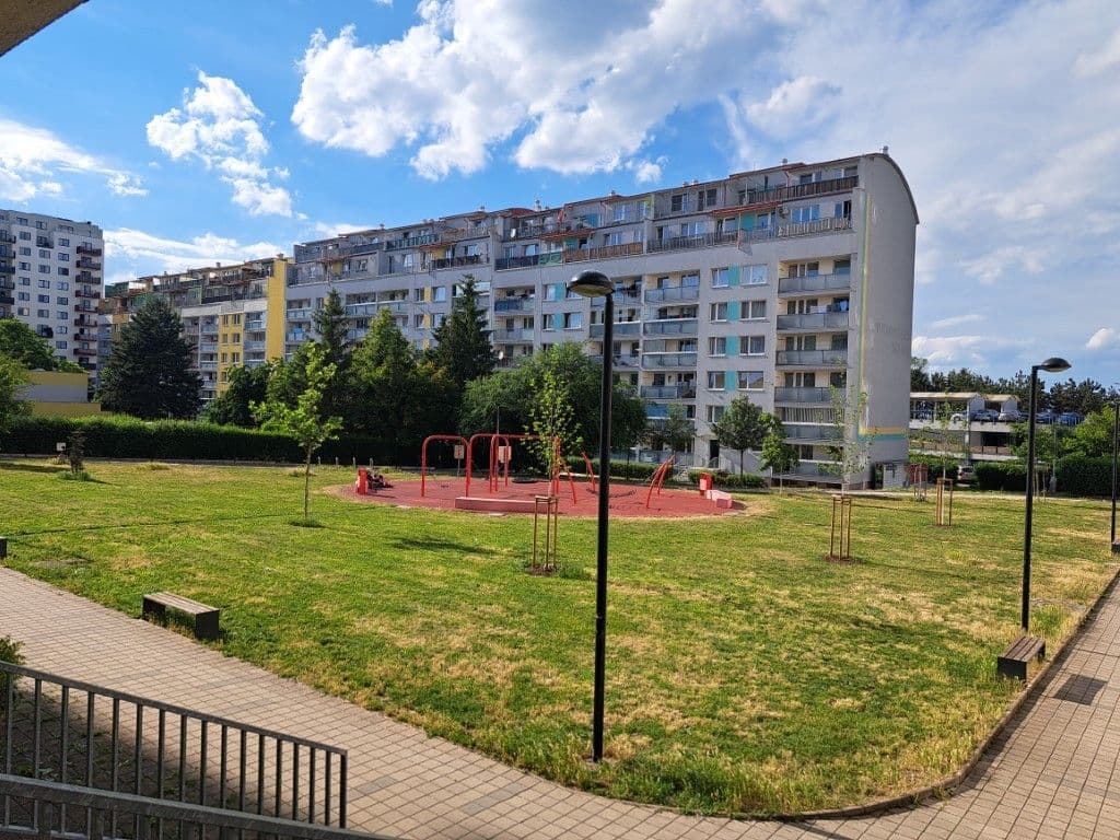 Predaj bytu 3-izbový 74 m², Kuželova, Praha, Praha Predaj bytu 3-izbový 74 m², Kuželova, Praha, Praha