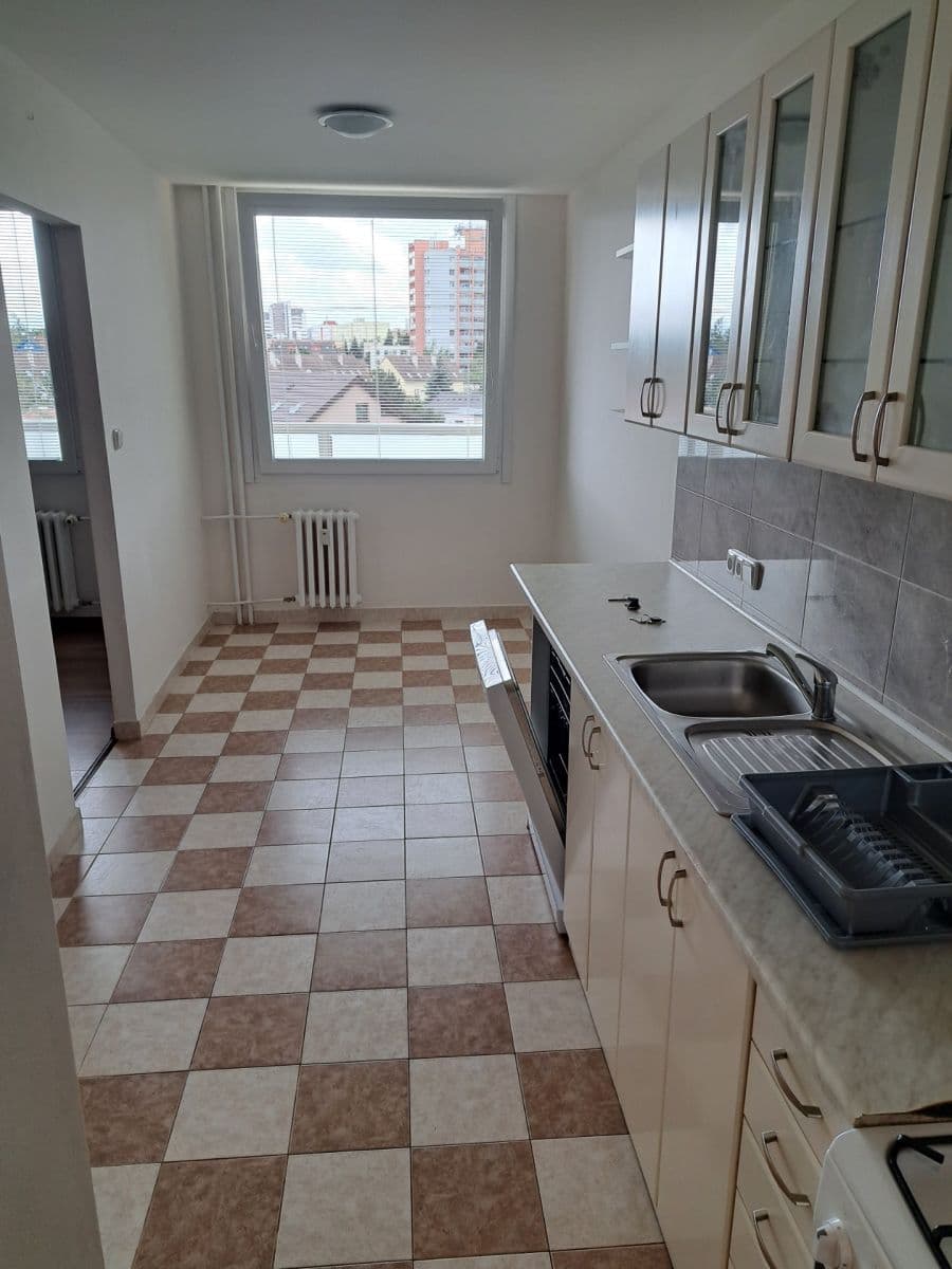 Predaj bytu 3-izbový 74 m², Kuželova, Praha, Praha Predaj bytu 3-izbový 74 m², Kuželova, Praha, Praha